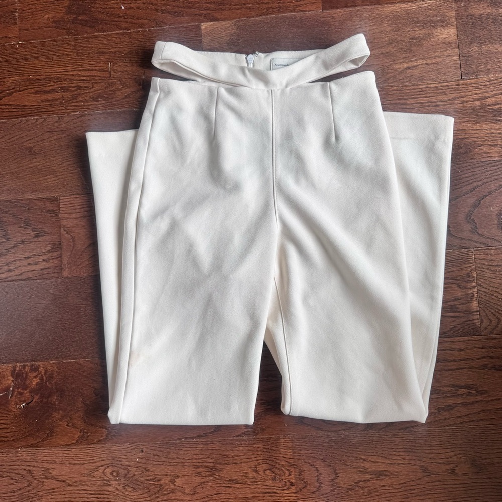 Abercrombie & Fitch Cut Out Waist Pants in Cream Off White Small